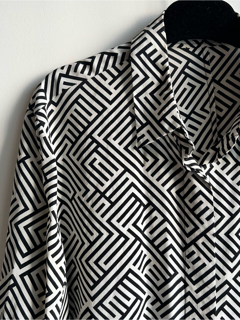 Premium Silk Geometric Print Black & White Women's Blouse, size 12